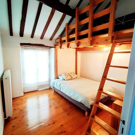 Maison Chaleureuse Avec Jardin Nyaraló *